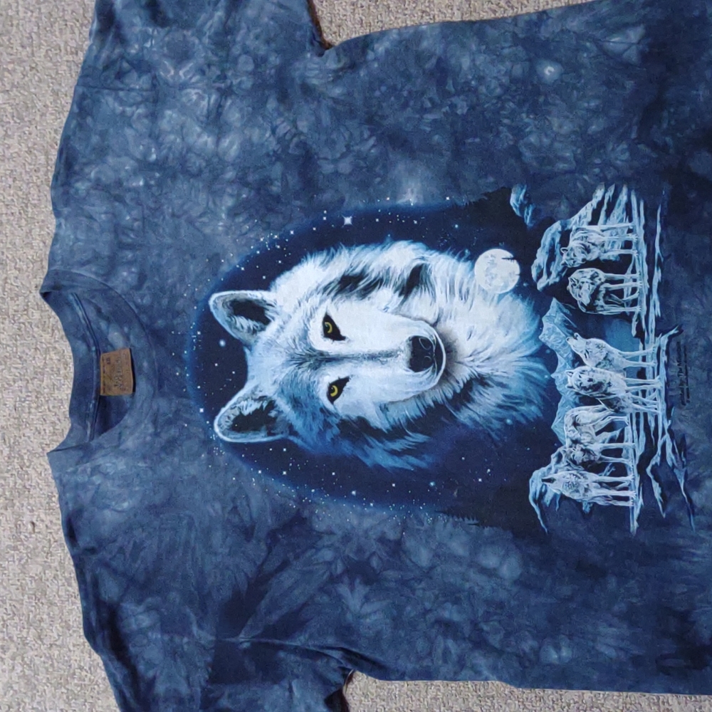 The Mountain XXL VTG wolf moon tee